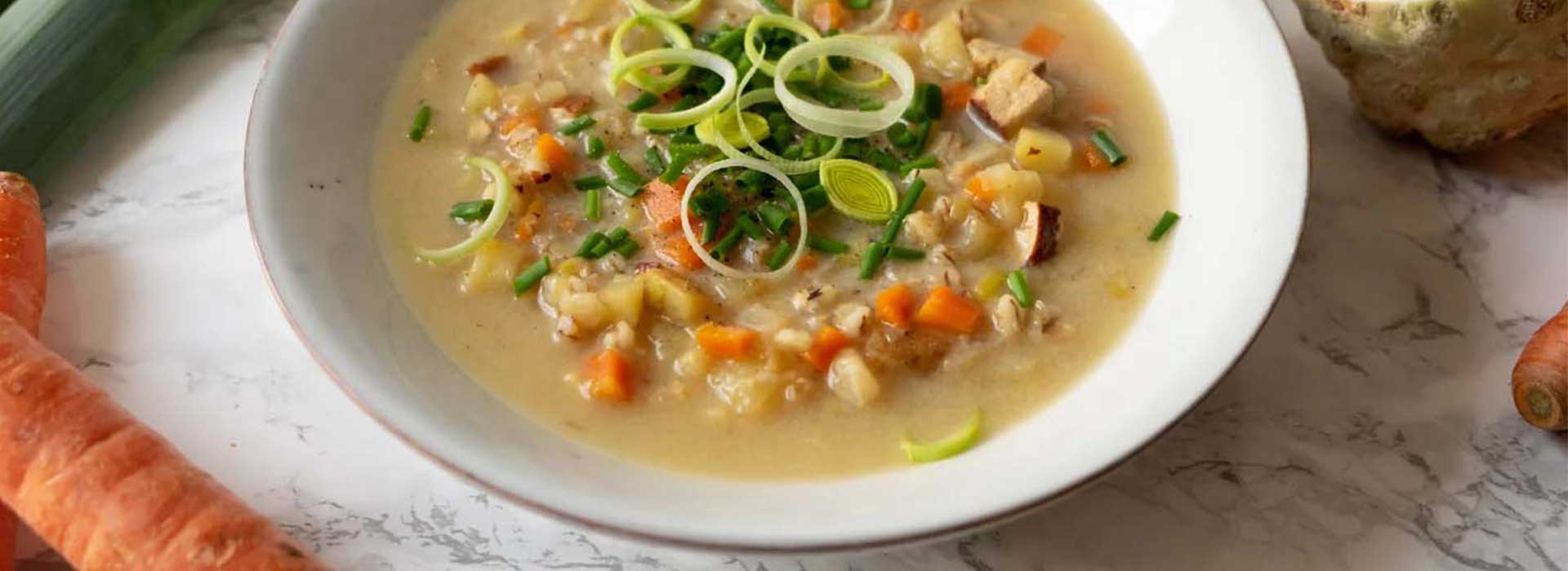 Vegane Bündner Gerstensuppe