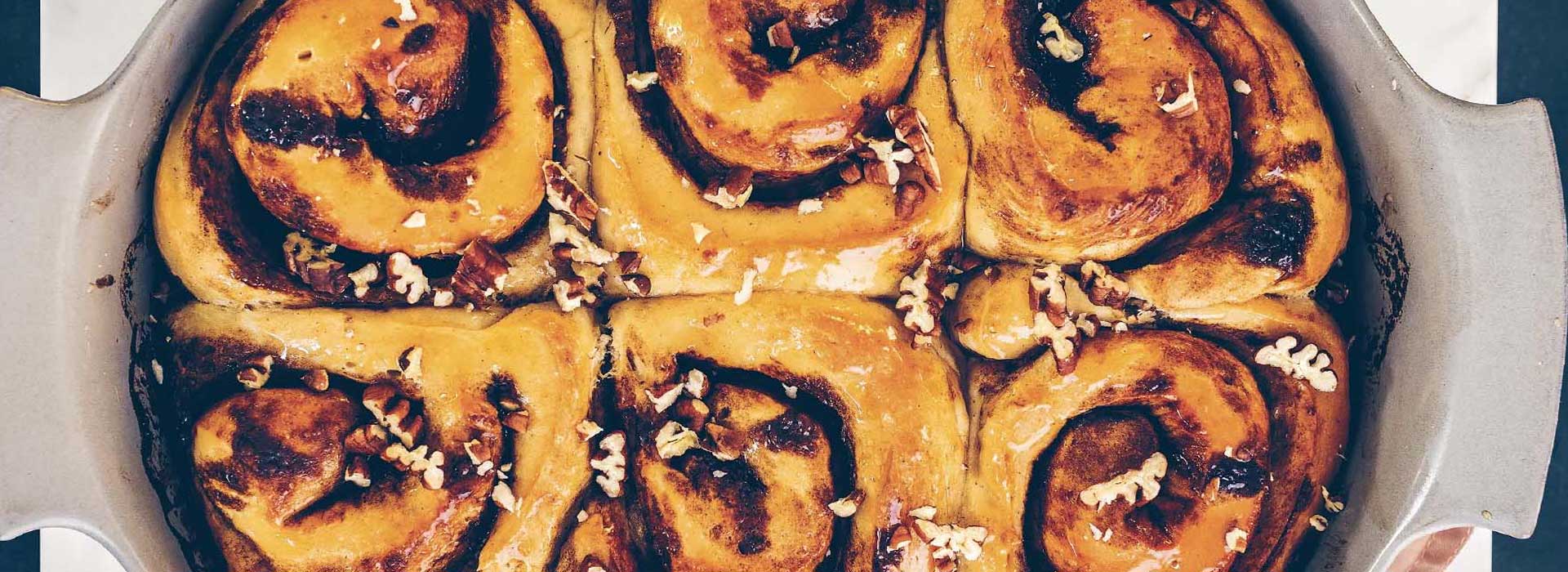 Vegane Cinnamon Rolls mit Pekannüssen