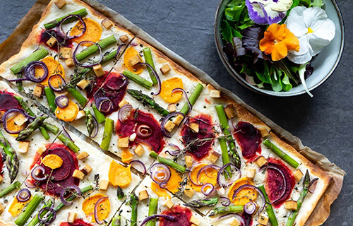 Veganer Frühlings-Flammkuchen