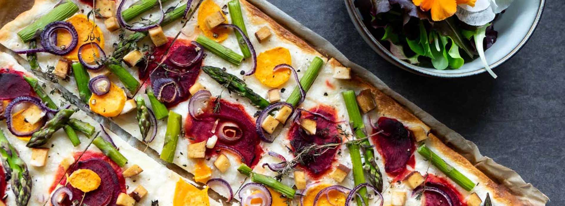 Veganer Frühlings-Flammkuchen
