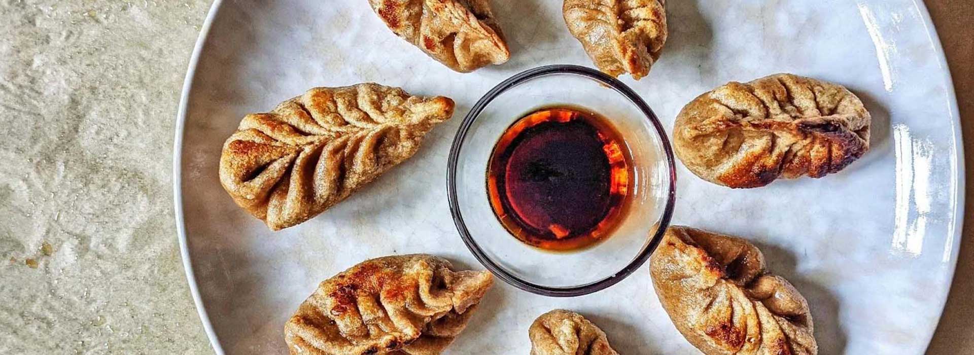 Gebratene vegane Gemüsemomos