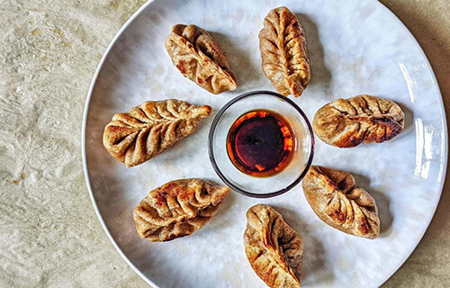 Gebratene vegane Gemüsemomos
