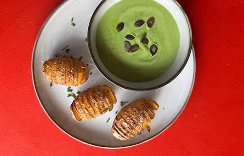 Vegane Ofenkartoffeln mit Bärlauchdip