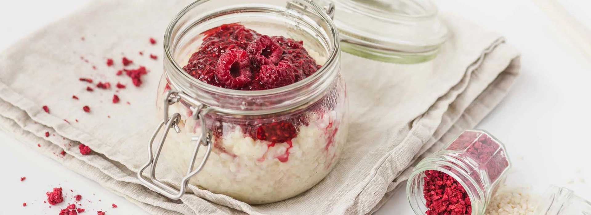 Veganer Milchreis mit Himbeerkompott