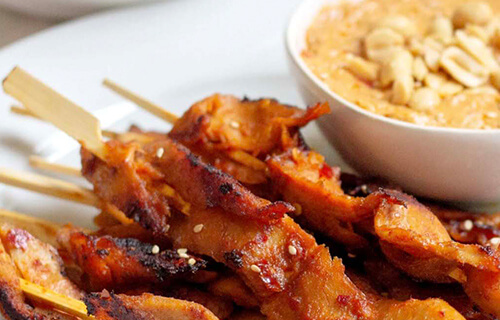 Vegane Satay Spiessli mit Erdnusssauce
