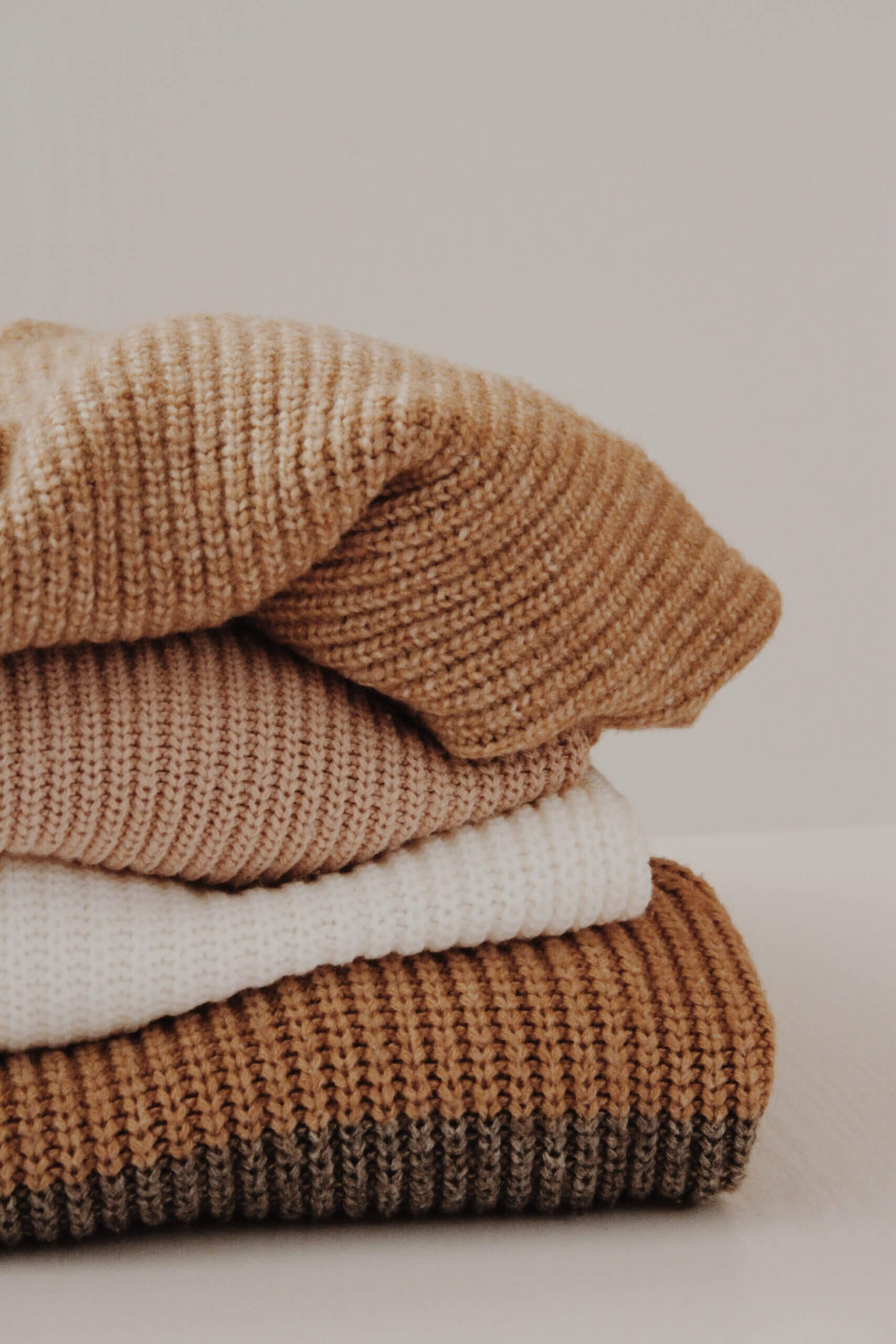 ein stapel pullover