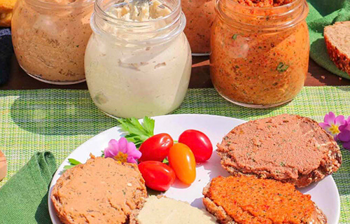 4 vegane Brotaufstriche